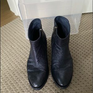 Pantanetti navy blue with shimmer bootie.